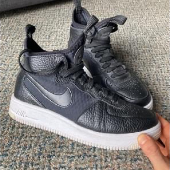 Nike WMNS Air Force 1 Ultraforce Mid Black - Picture 2 of 4